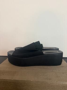 Steve Madden Women’s 8 Black Slinky Platform Sandals Y2K Inspired